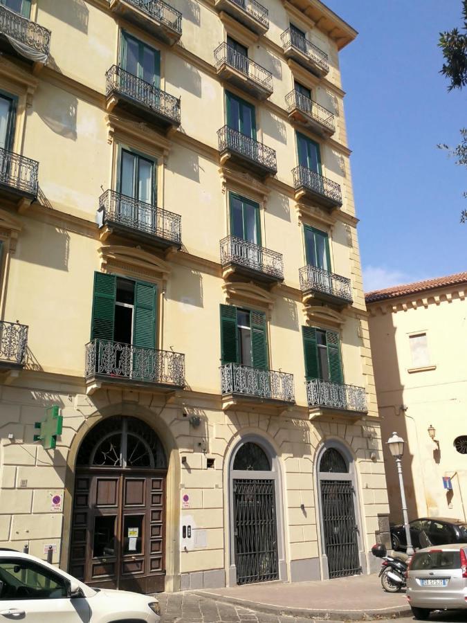 Luciani 33 Luxury Rooms Salerno Kültér fotó