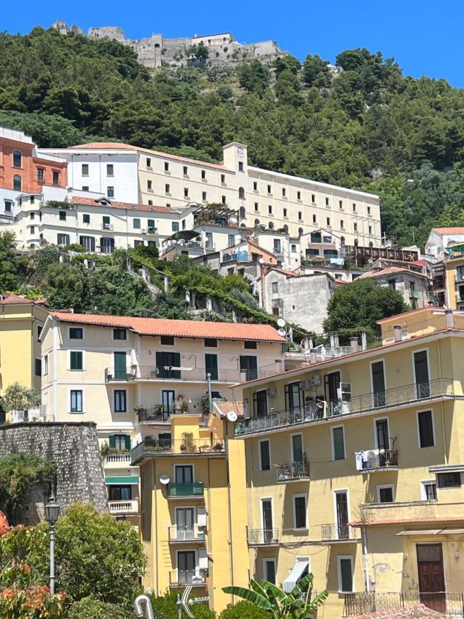 Luciani 33 Luxury Rooms Salerno Kültér fotó